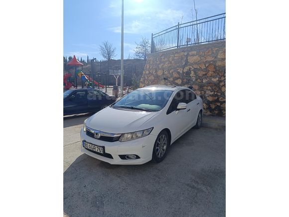Sahibinden Honda Civic 1.6 Elegance 2012 Model  190.000 km Beyaz
