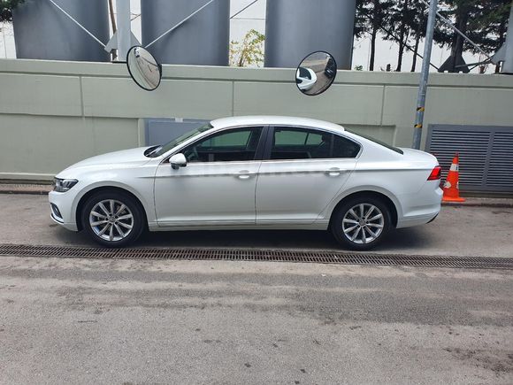 EMSALSİZ Sahibinden Volkswagen Passat 1.6 TDi BlueMotion R Line 2019 Model  100.030 km Beyaz