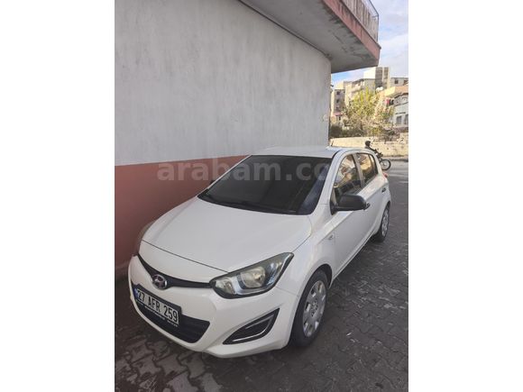 Sahibinden Hyundai i20 1.2 D-CVVT Jump 2012 Model  85.000 km Beyaz
