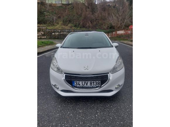 Sahibinden Peugeot 208 1.6 HDi Allure 2013 Model  180.000 km Beyaz son 10 gün