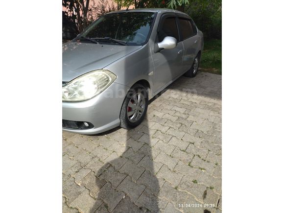 Galeriden Renault Symbol 1.5 dCi Expression 2011 Model Mersin