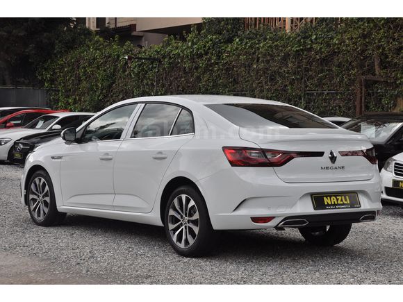 2025 RENAULT MEGANE (senetle taksitlendirme seçeneğimiz vardır)