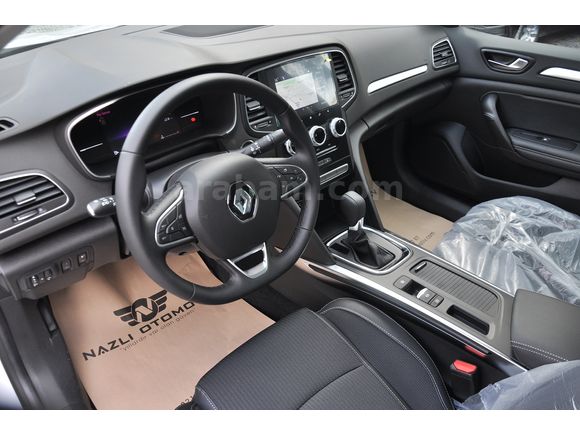 2025 RENAULT MEGANE (senetle taksitlendirme seçeneğimiz vardır)