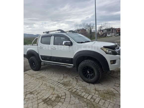 Sahibinden Isuzu D-Max 2.5 4x4×2 V-Cross 2016 Model Ordu full model full bakımlı