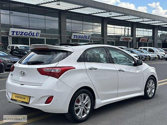 145.000KM HYUNDAİ İ30 1.6CRDİ ELİT CAM TAVAN BEYAZ İÇİ KREM