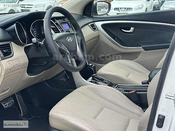 145.000KM HYUNDAİ İ30 1.6CRDİ ELİT CAM TAVAN BEYAZ İÇİ KREM