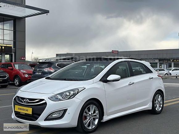 145.000KM HYUNDAİ İ30 1.6CRDİ ELİT CAM TAVAN BEYAZ İÇİ KREM