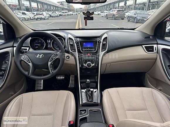 145.000KM HYUNDAİ İ30 1.6CRDİ ELİT CAM TAVAN BEYAZ İÇİ KREM