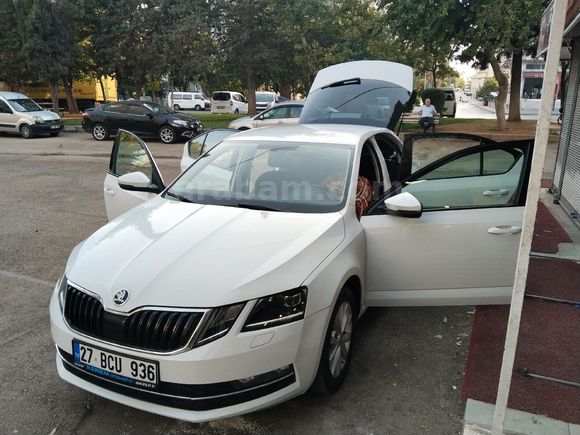 Sahibinden Skoda Octavia 1.6 TDI Style 2019 Model  168.000 km Beyaz