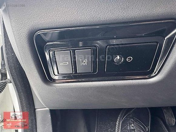 KAZASIZ-TRAMERSİZ-ORJ.-177.OOO KM-CAM TAVAN-2.O D JAGUAR