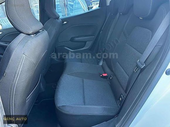 0.68 KREDİ İMKANI İLE GENÇ AUTO'DAN HATASIZ BOYASIZ CLİO