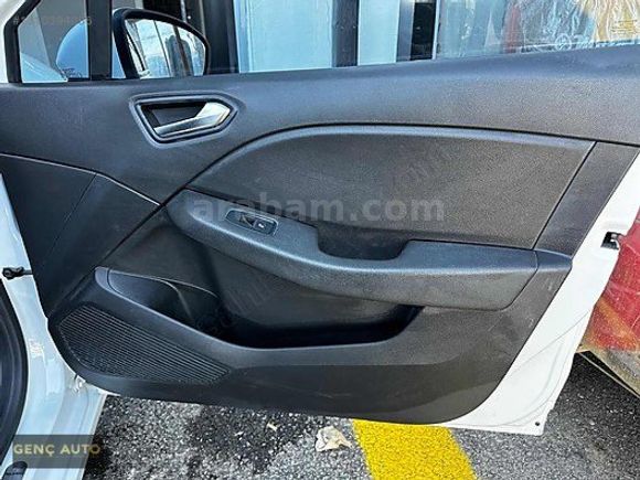 0.68 KREDİ İMKANI İLE GENÇ AUTO'DAN HATASIZ BOYASIZ CLİO