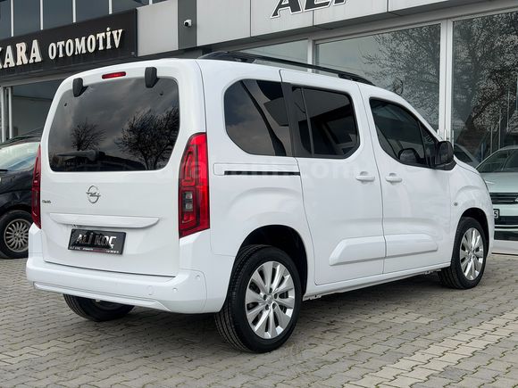 2022 BOYASIZ OPEL COMBO 1.5 D ULTIMATE AT8 OTOMATİK+CAMTAVAN