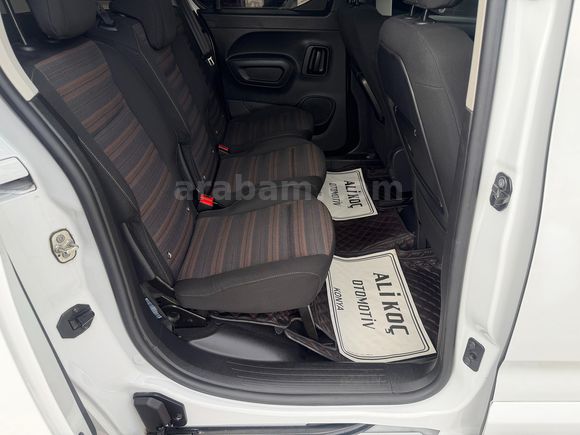 2022 BOYASIZ OPEL COMBO 1.5 D ULTIMATE AT8 OTOMATİK+CAMTAVAN