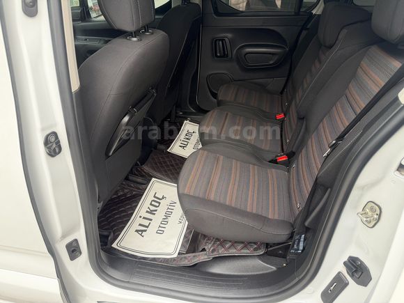 2022 BOYASIZ OPEL COMBO 1.5 D ULTIMATE AT8 OTOMATİK+CAMTAVAN