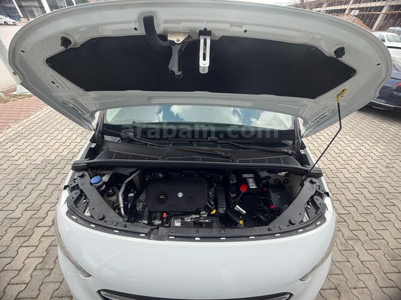 2022 BOYASIZ OPEL COMBO 1.5 D ULTIMATE AT8 OTOMATİK+CAMTAVAN