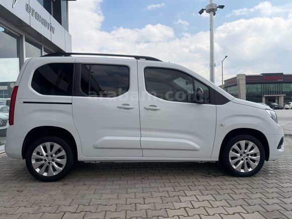2022 BOYASIZ OPEL COMBO 1.5 D ULTIMATE AT8 OTOMATİK+CAMTAVAN