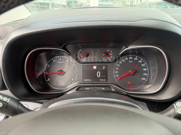 2022 BOYASIZ OPEL COMBO 1.5 D ULTIMATE AT8 OTOMATİK+CAMTAVAN