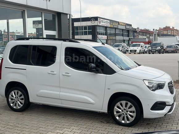 2022 BOYASIZ OPEL COMBO 1.5 D ULTIMATE AT8 OTOMATİK+CAMTAVAN