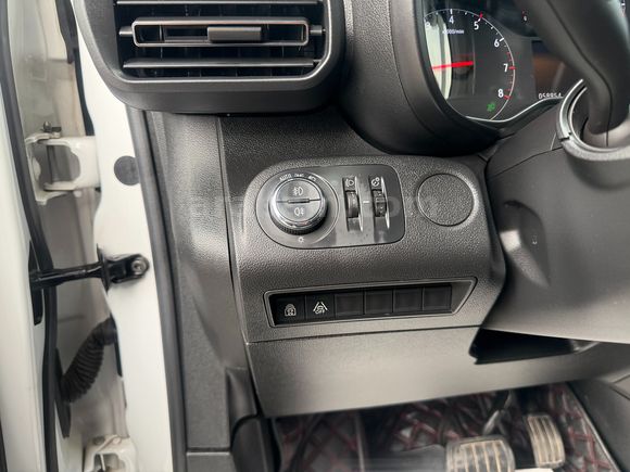 2022 BOYASIZ OPEL COMBO 1.5 D ULTIMATE AT8 OTOMATİK+CAMTAVAN