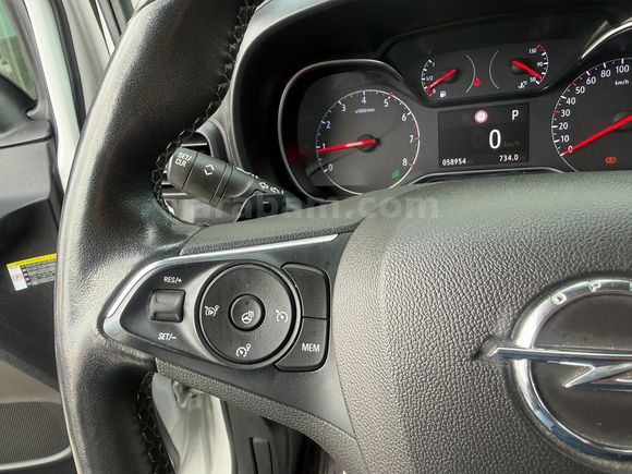 2022 BOYASIZ OPEL COMBO 1.5 D ULTIMATE AT8 OTOMATİK+CAMTAVAN