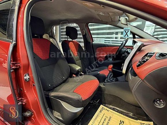 SD AUTO'DAN DİZEL MANUEL İCON LANSMAN RENK TESLA EKRAN AİLE ARAC
