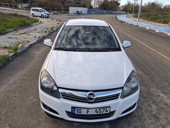 3 AY ERTELEMELİ KREDİ İMKANI 1.75 ORAN 2011 OPEL ASTRA 1.3 OTOMATİK