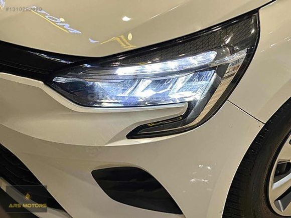 ARS'DEN 2021 CLİO 1.0 TCE X-TRONİC TESLA-EKRAN SERVİS BAKMLI