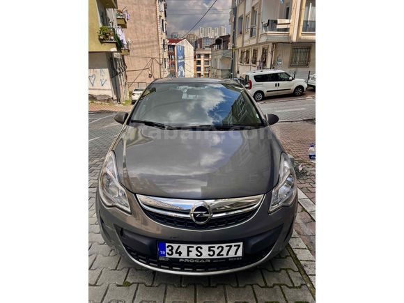 Sahibinden Opel Corsa 1.2 Essentia 2013 Model 
Ekspertiz durumu resimlerde mevcut 
Ford fiesta ile takas da olabilir 
Aracım yarı otomatik 
