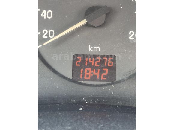 Sahibinden Renault Clio 1.4 RN 2000 Model