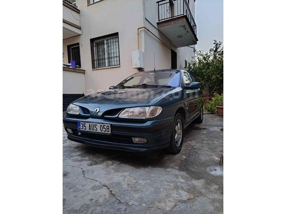 Sahibinden  ACİL SATILIK 
Renault Megane 2.0 RXT  
1999 Model 