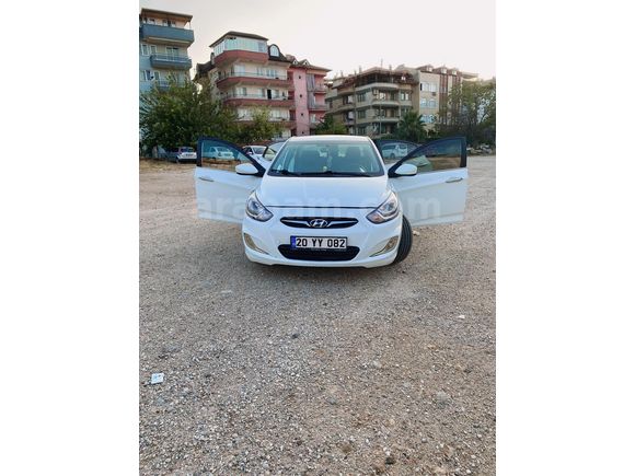 Sahibinden Hyundai Accent Blue 1.6 CRDI Mode 2012 Model