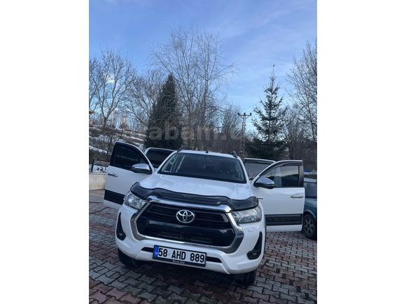Sahibinden Toyota Hilux 2.4 D-4D 4x4 Adventure 2022 Model 
