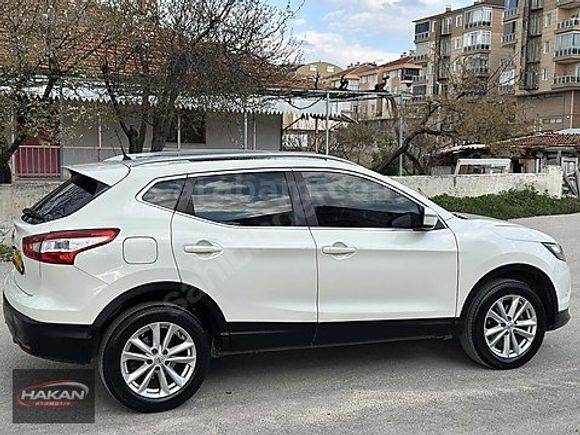 NİSSAN QASHQAİ 1.2 DİG-T SKY PACK CAM TAVANLI 171.000 KM