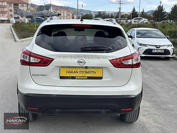 NİSSAN QASHQAİ 1.2 DİG-T SKY PACK CAM TAVANLI 171.000 KM