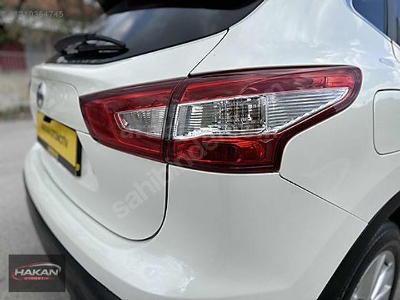 NİSSAN QASHQAİ 1.2 DİG-T SKY PACK CAM TAVANLI 171.000 KM