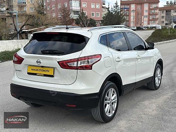 NİSSAN QASHQAİ 1.2 DİG-T SKY PACK CAM TAVANLI 171.000 KM