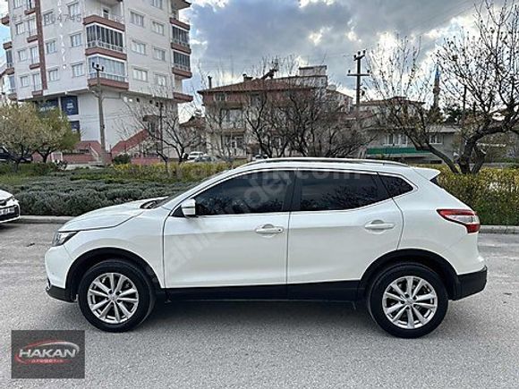 NİSSAN QASHQAİ 1.2 DİG-T SKY PACK CAM TAVANLI 171.000 KM