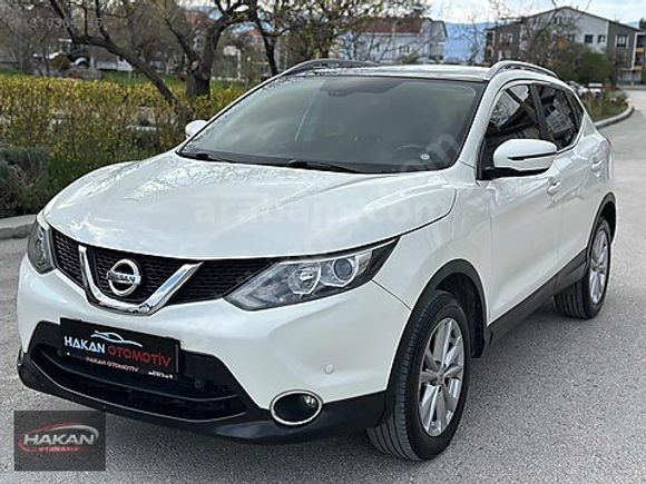 NİSSAN QASHQAİ 1.2 DİG-T SKY PACK CAM TAVANLI 171.000 KM