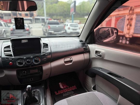 LANSMAN AUTO 2011 MİTSUBİSHİ L200 4X2 INVITE 289.000 KM