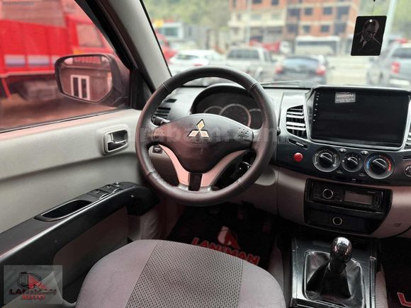 LANSMAN AUTO 2011 MİTSUBİSHİ L200 4X2 INVITE 289.000 KM