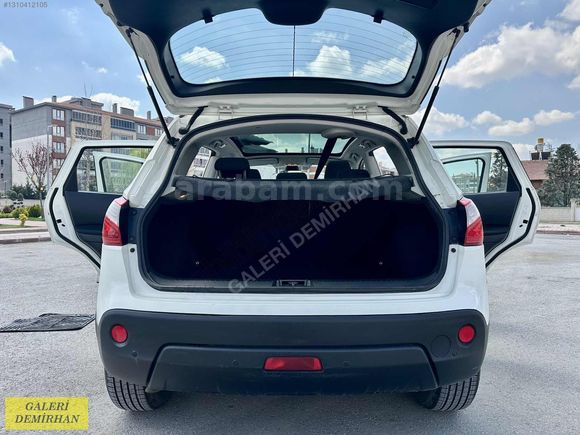 2012 MODEL 125 BİN KM DE CAM TAVANLI 110 HP QASHQAİ