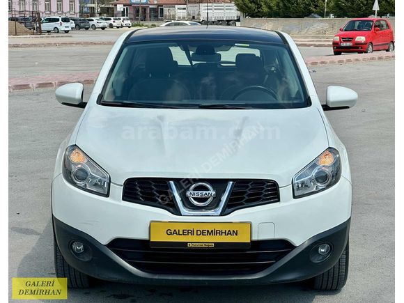 2012 MODEL 125 BİN KM DE CAM TAVANLI 110 HP QASHQAİ