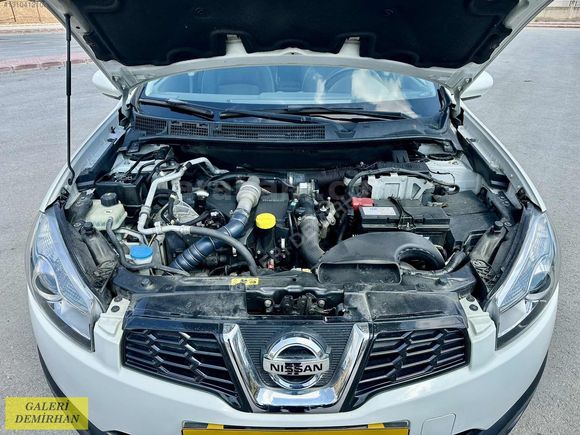 2012 MODEL 125 BİN KM DE CAM TAVANLI 110 HP QASHQAİ