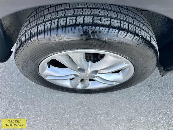 2012 MODEL 125 BİN KM DE CAM TAVANLI 110 HP QASHQAİ