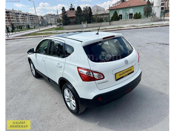 2012 MODEL 125 BİN KM DE CAM TAVANLI 110 HP QASHQAİ