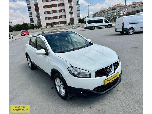 2012 MODEL 125 BİN KM DE CAM TAVANLI 110 HP QASHQAİ