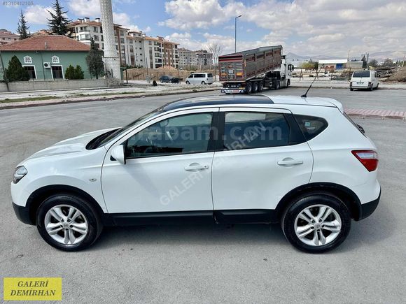 2012 MODEL 125 BİN KM DE CAM TAVANLI 110 HP QASHQAİ