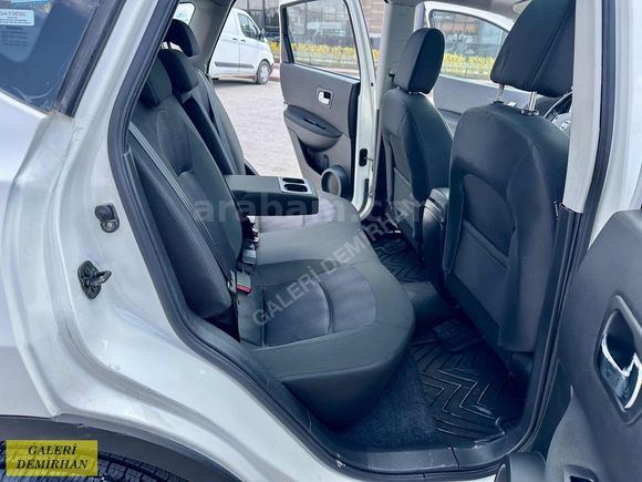 2012 MODEL 125 BİN KM DE CAM TAVANLI 110 HP QASHQAİ
