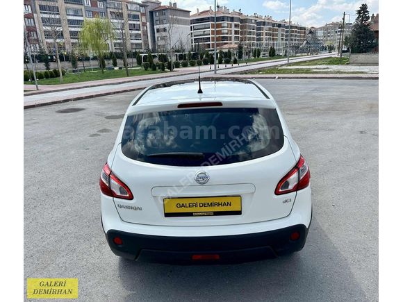 2012 MODEL 125 BİN KM DE CAM TAVANLI 110 HP QASHQAİ